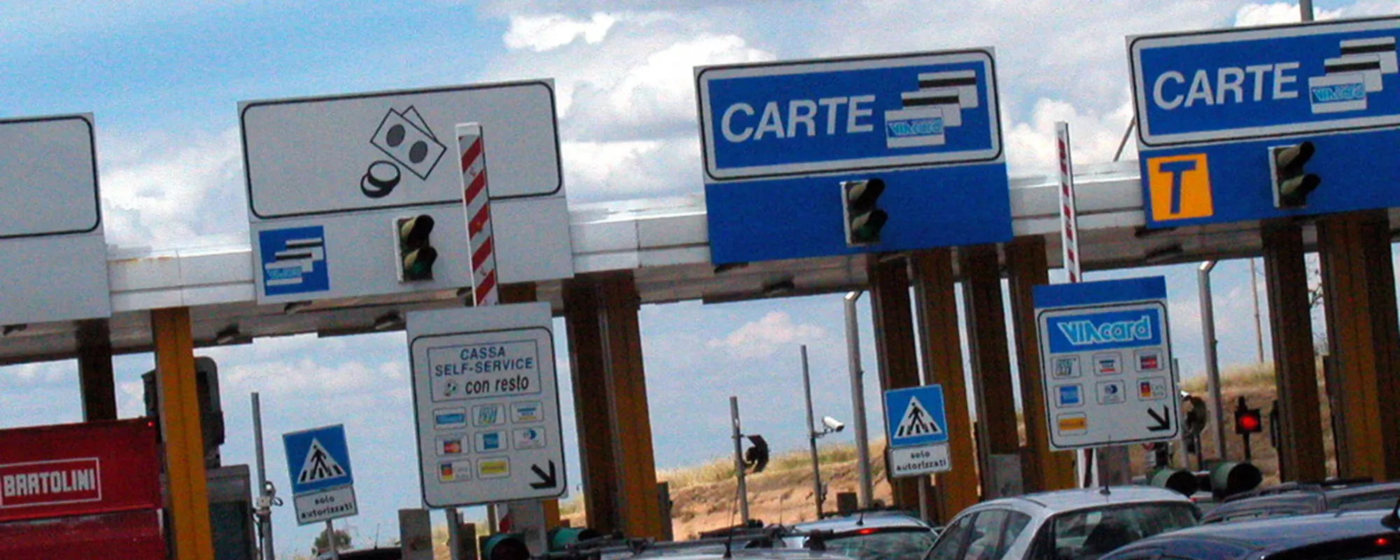 Attenzione al "Free flow" in autostrada: ecco quando (e per chi) scatta la multa da capogiro