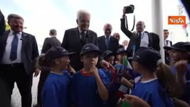 Leggi l'articolo: I bambini di Amatrice a Mattarella: Rimettiamo il Sì alla fine dell'Inno?
