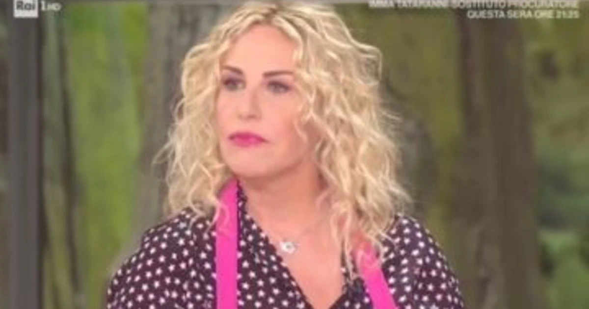 Antonella Clerici, a È sempre mezzogiorno la telefonata in diretta di Elena, l'infermiera simbolo del Covid: "Ti studieranno sui libri di storia"