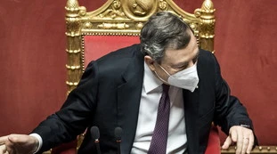 Mario Draghi, il retroscena: "Fa da solo, li liquida a monosillabi". Ministri umiliati in Cdm 