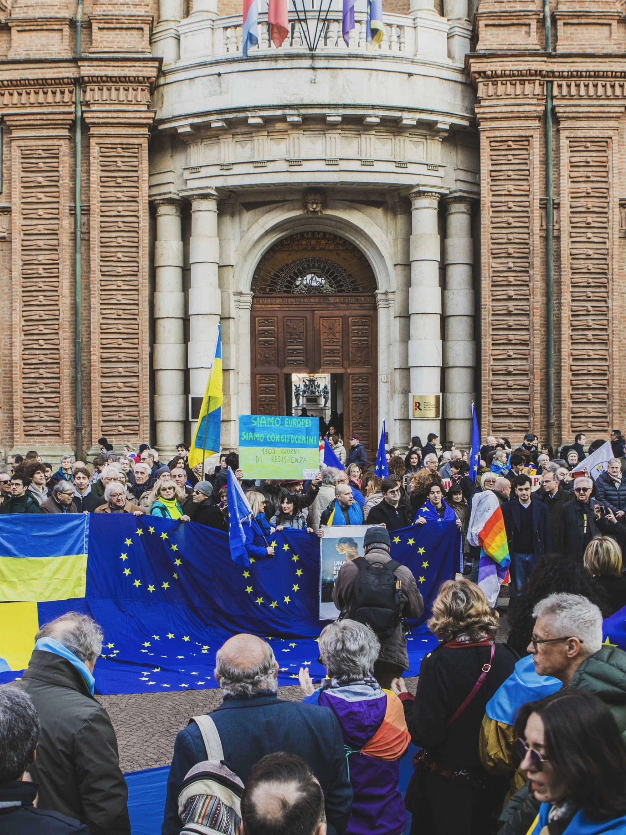 Effetto-Serra: a Roma sfilano i salotti dell'irrilevanza politica