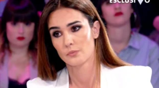 Verissimo, dallo studio di Silvia Toffanin spunta un dettaglio sospetto: "Cosa c'è lì dietro?"
