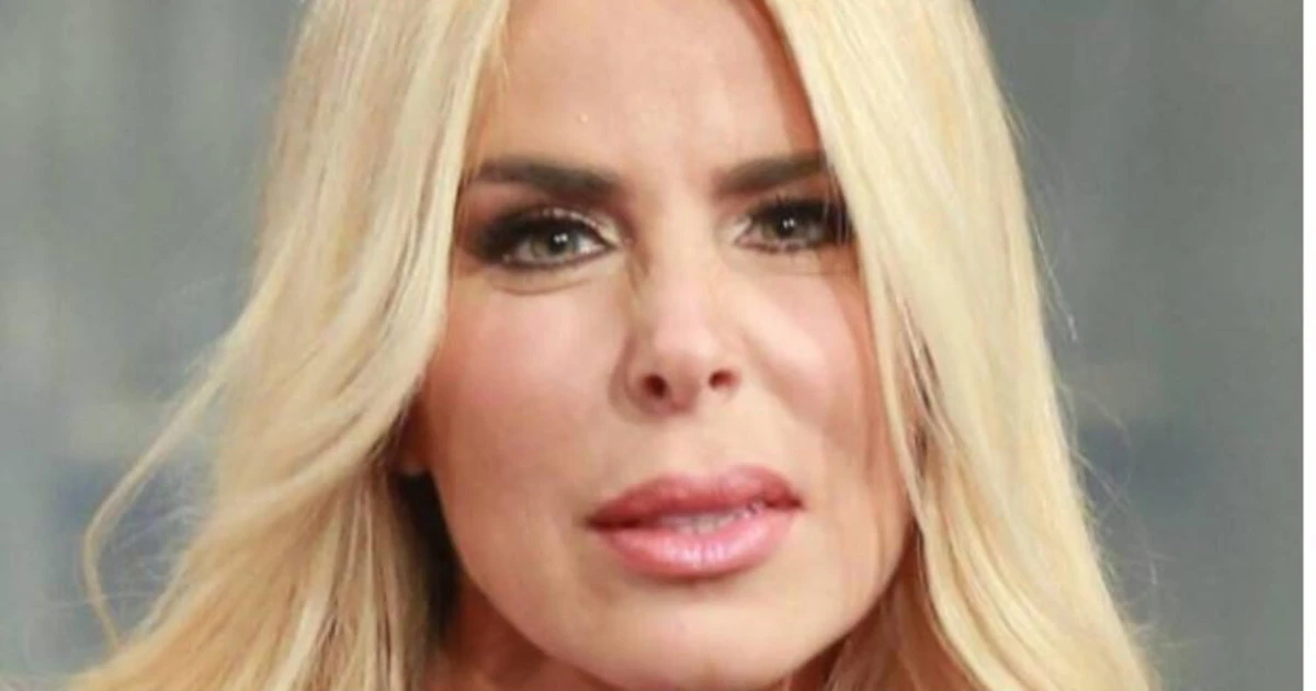 Loredana Lecciso, "una decisione sofferta": troppo sexy, il gran rifiuto della moglie di Al Bano