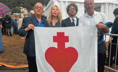Papa Leone scomunica anche Vannacci per i vescovi lefebvriani