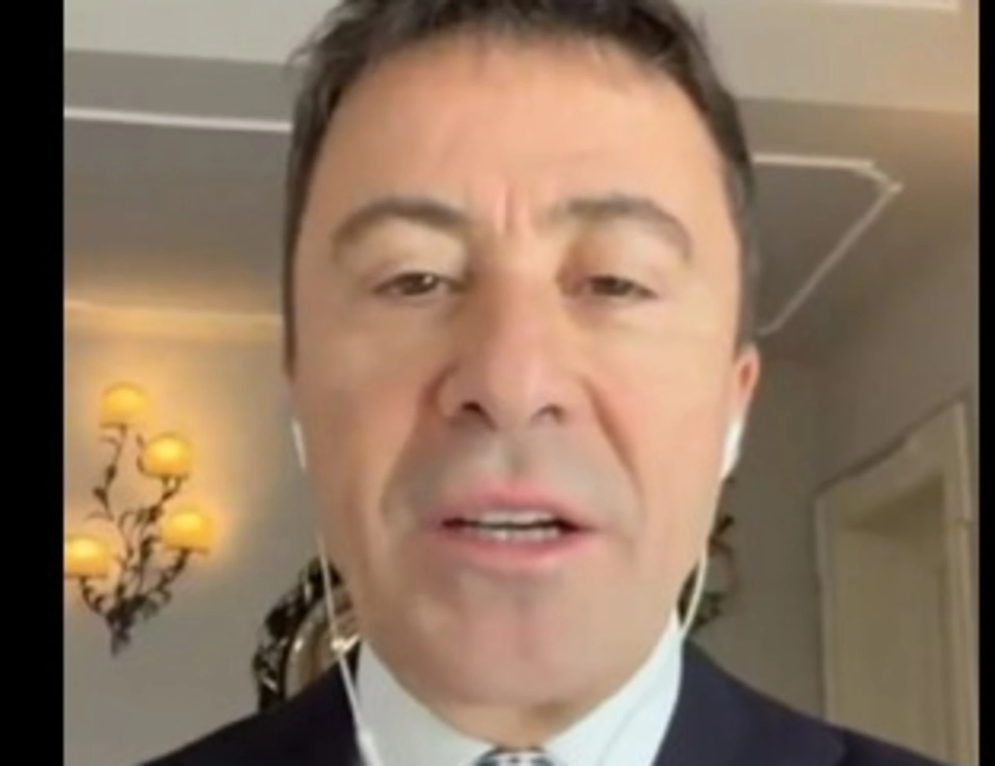 Italo Bocchino censurato, "qui non può parlare": l'ultima vergogna firmata Pd