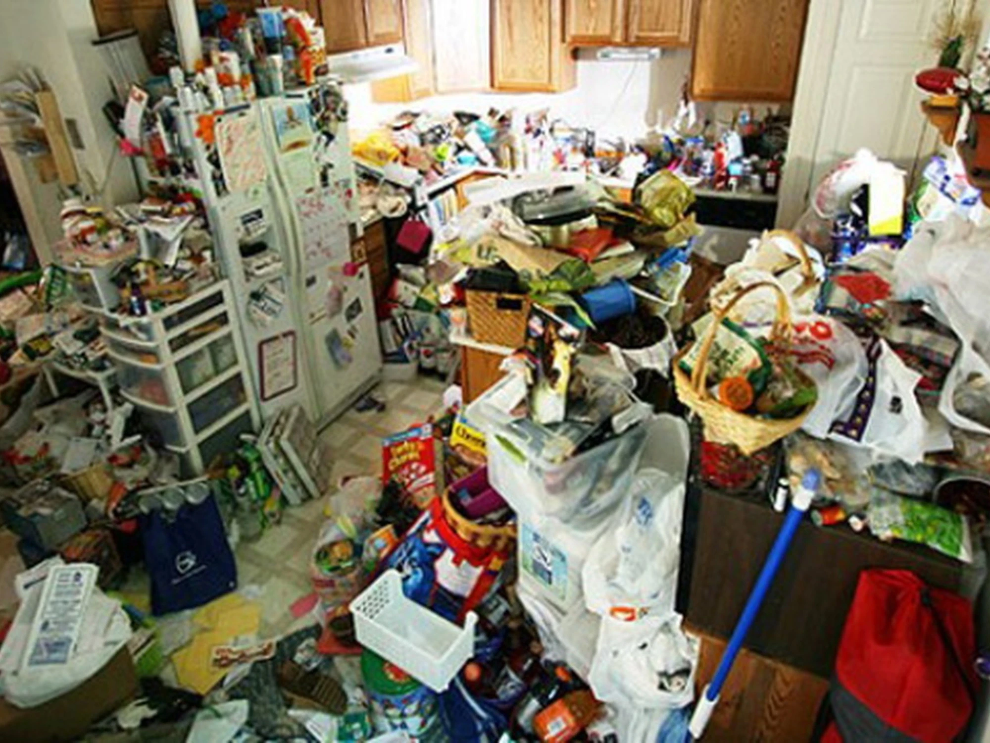 Verona, seppellita da pacchi e oggetti: la morte atroce di una 57enne