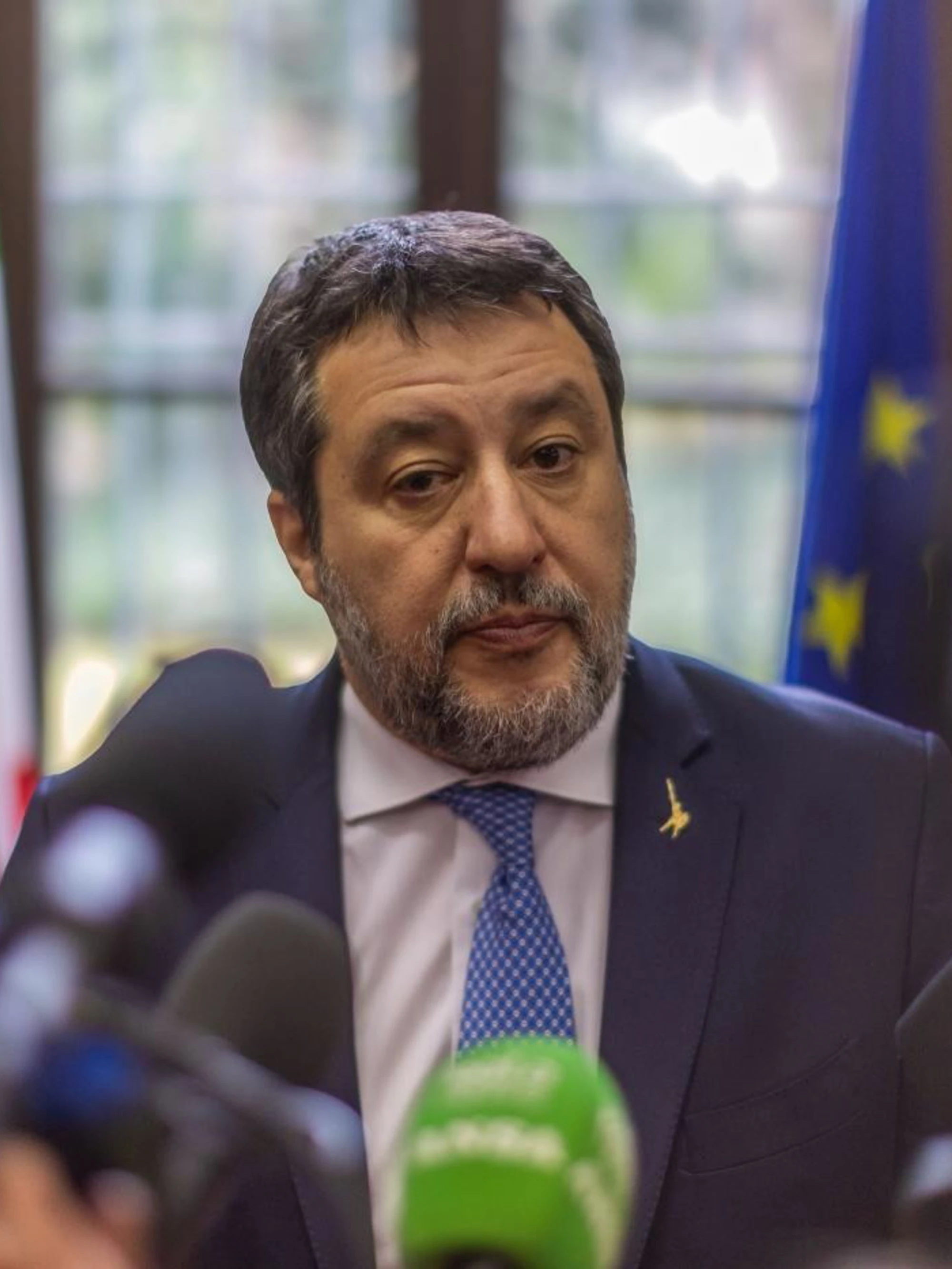 Matteo Salvini: "L'unico mega-dazio quello imposto dai cre*** di Bruxelles sull'auto"