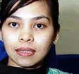 Malaysia, modella beve birra