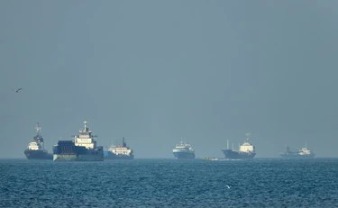 Iran, nuovo raid Usa: "Obiettivo Bandar Abbas". E Israele attacca il Libano "oltre la linea gialla"