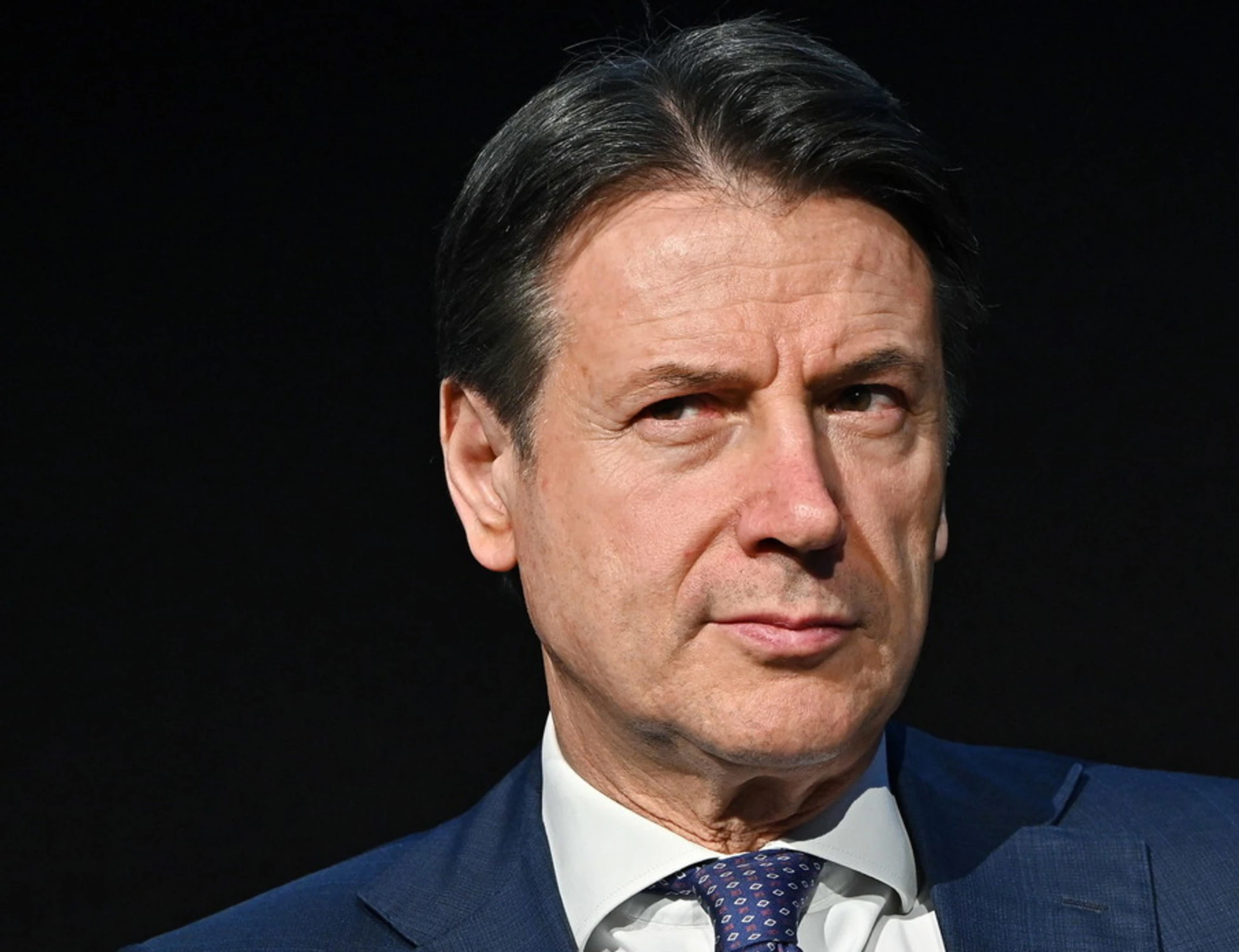 Fdi umilia Giuseppe Conte: "Prenditi una vacanza per riflettere sul tuo mandato"