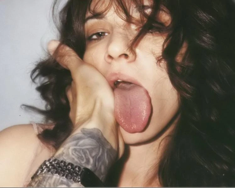 Asia Argento, l'attacco ai giornalisti sul caso molestie sessuali: "Siete dei cani affamati"