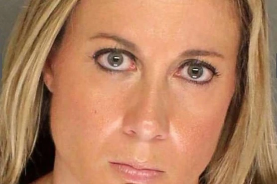 Professoressa di 32 anni arrestata, rapporti con l'allievo minorenne: "Nello sgabuzzino..."