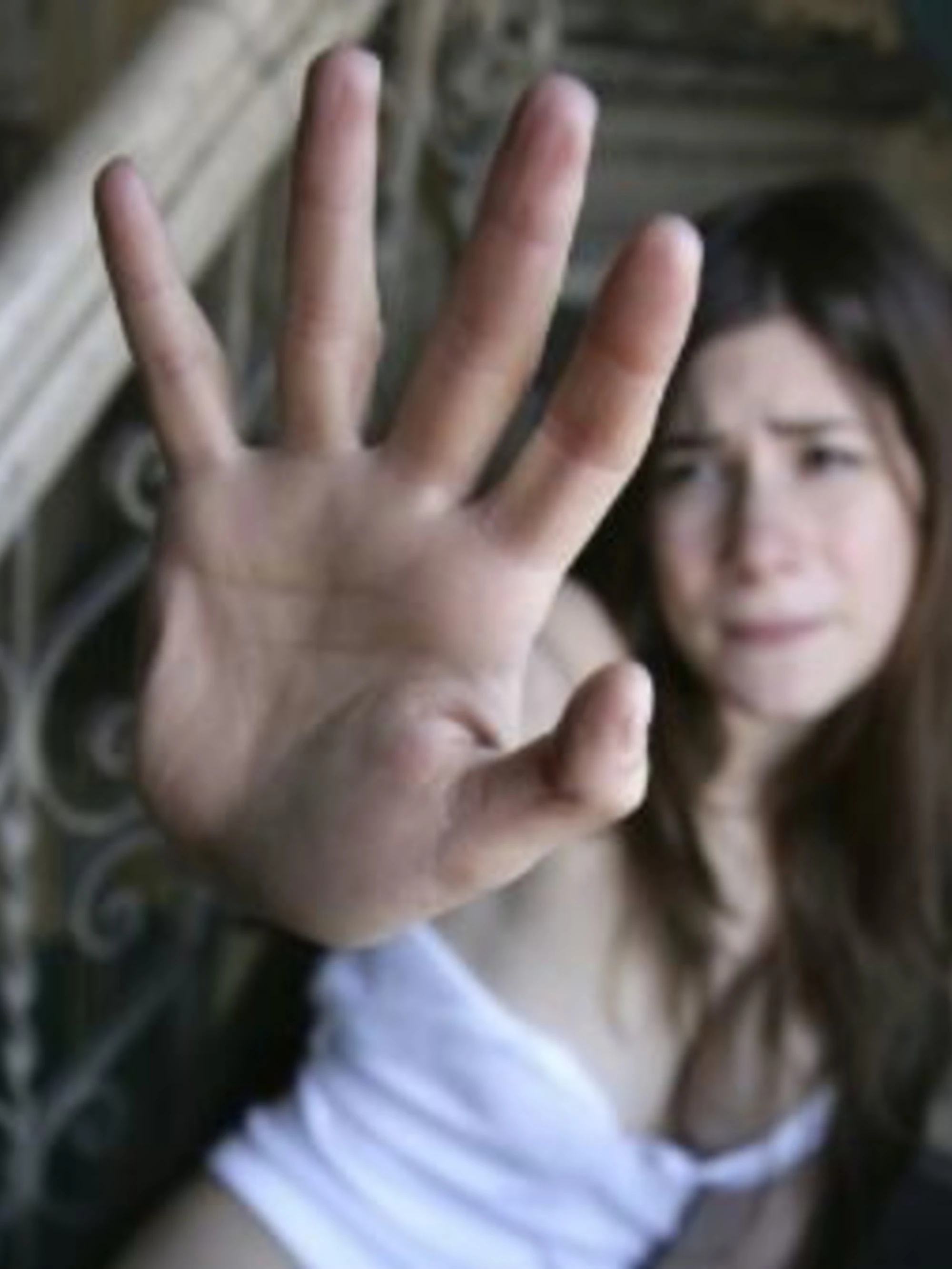 Padova, 19enne violentata in una caserma abbandonata dal branco di tunisini