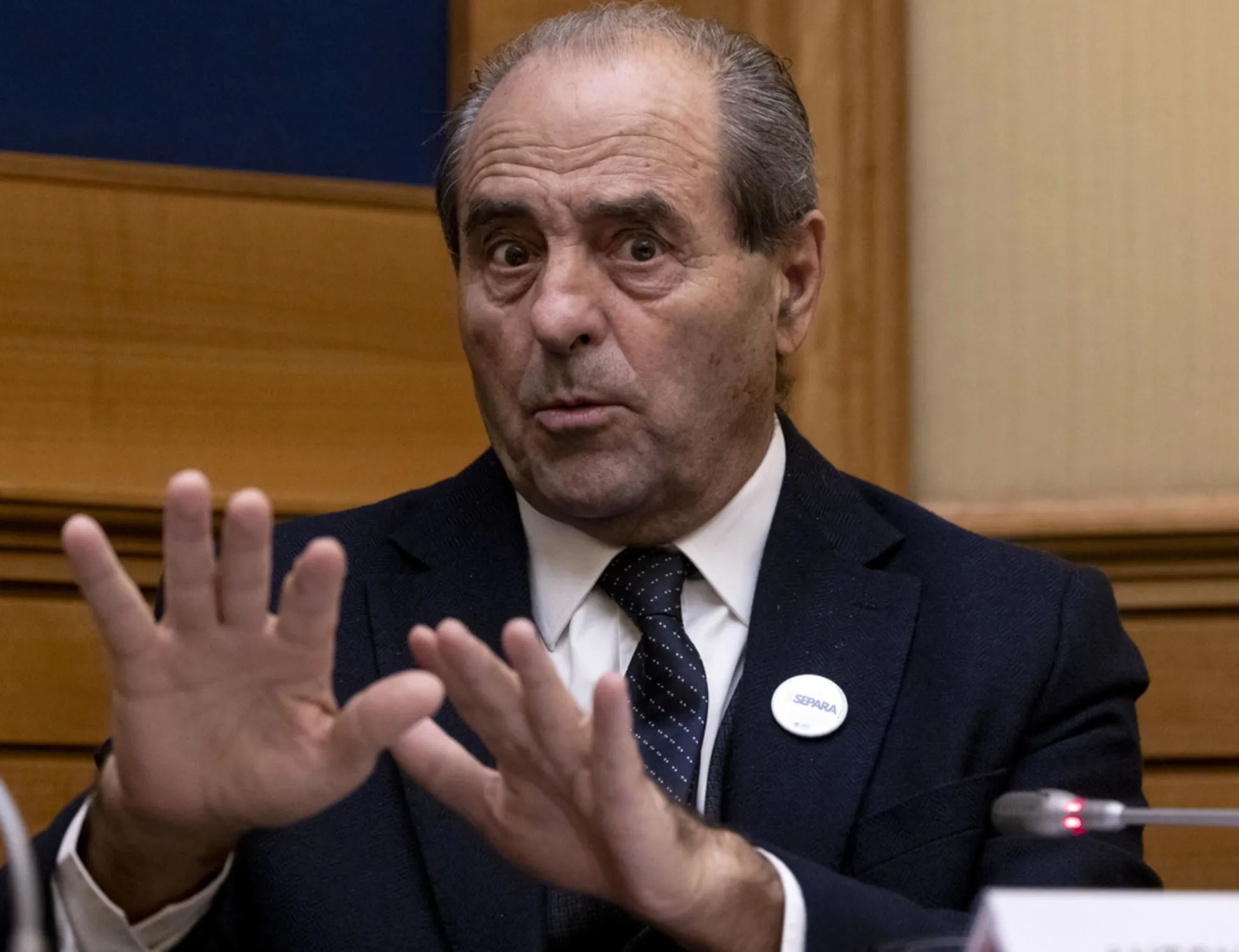 Leggi l'articolo: "Una dittatura": Di Pietro spiana le toghe rosse