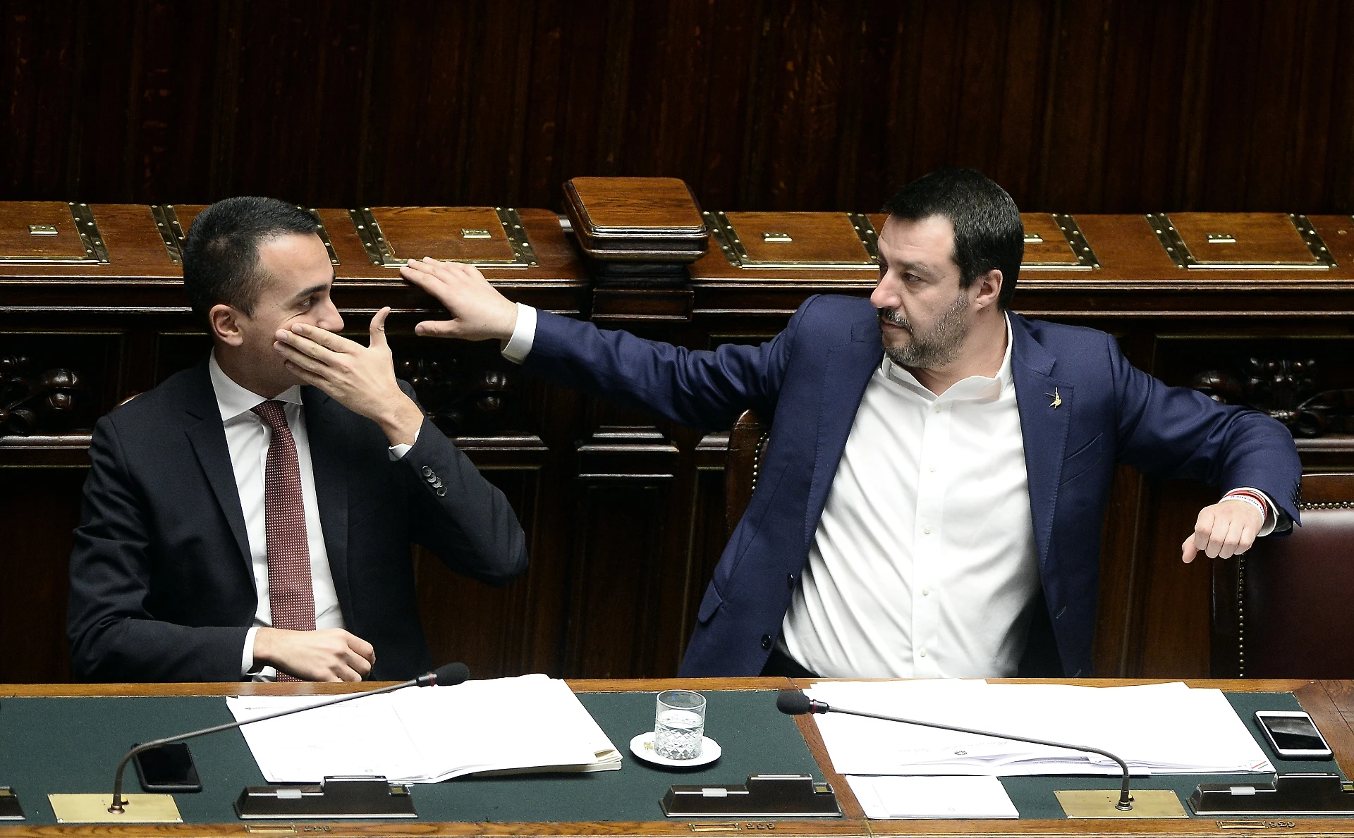 Sea Watch 3, lite tra Salvini e Di Maio sulla gestione dei migranti
