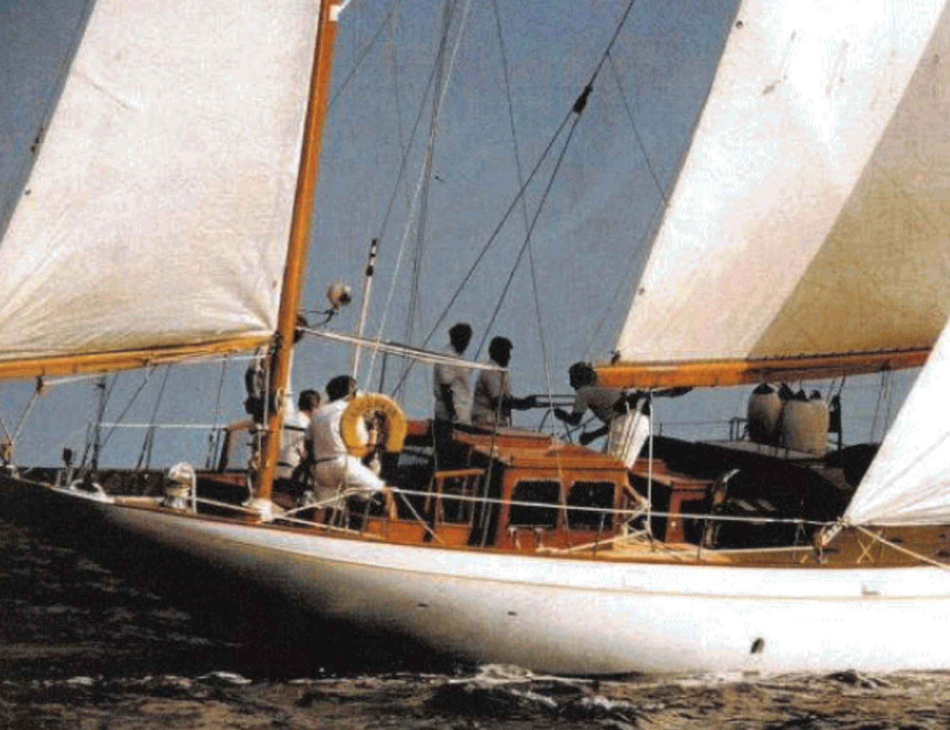 Ranucci, l'ex senatore Pd possiede la barca di Hitler. E sua moglie era lady "Più libri più liberi"