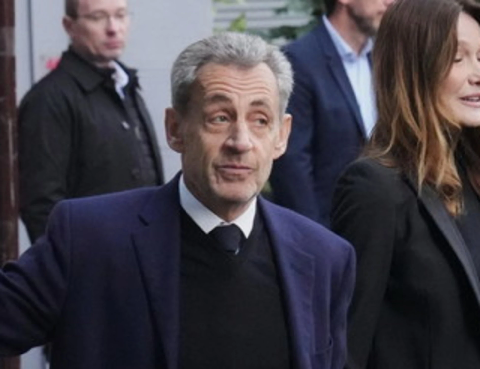 Nicolas Sarkozy, primo giorno in galera? La sinistra esulta