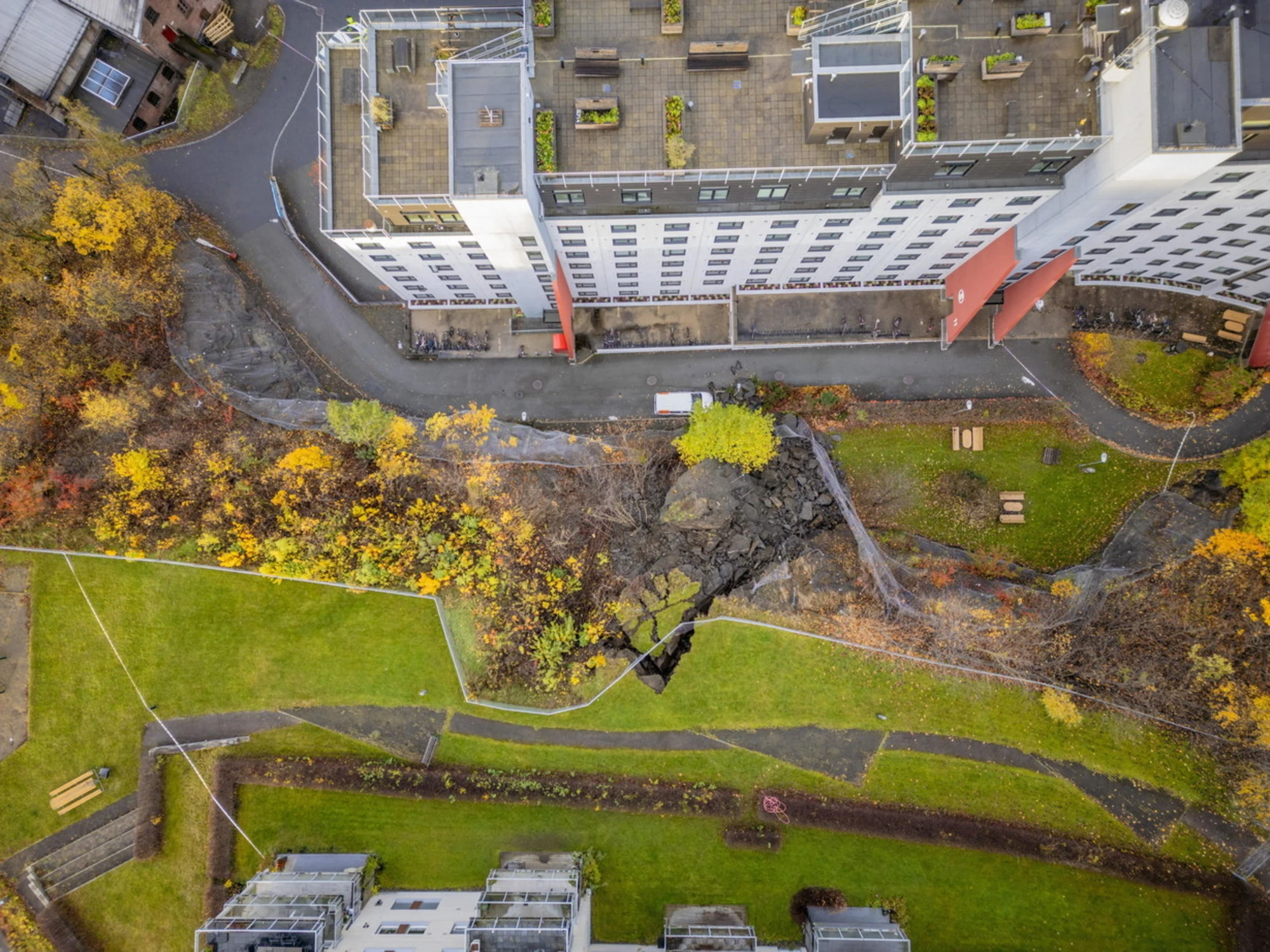 Belgio, basi Nato nel mirino: 2 raid, paura e mistero