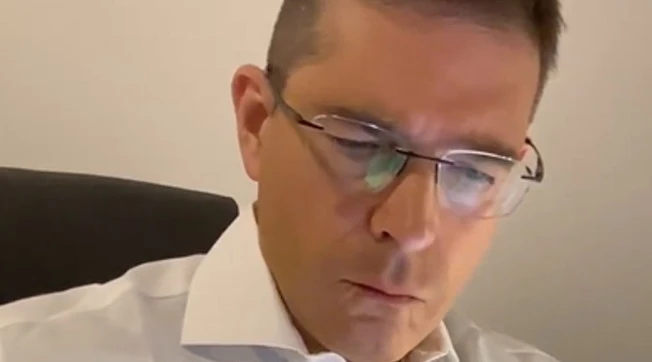 Daniele Capezzone, Macron? "Ci vuole la lente d'ingrandimento...", cosa sparisce su Repubblica