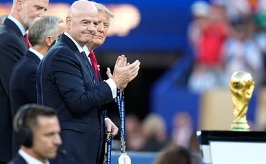 Infantino, l'ultima follia: a chi vuole vendere i Mondiali. Scatta la rivolta, uno scenario drammatico