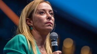 Giorgia Meloni replica a Letta: "Quei testi li scrivi tu o paghi chi ti detesta?"