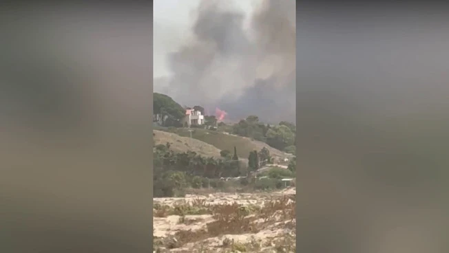 Vasto incendio nell'Agrigentino, 30 persone evacuate a Menfi