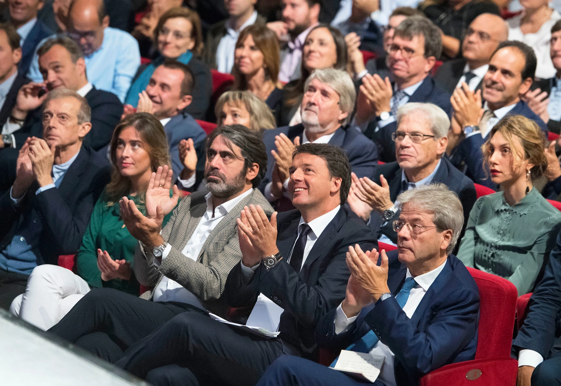 Matteo Renzi, panico tra i fedelissimi dell'ex premier: "Questo ci lascia nel Pd"