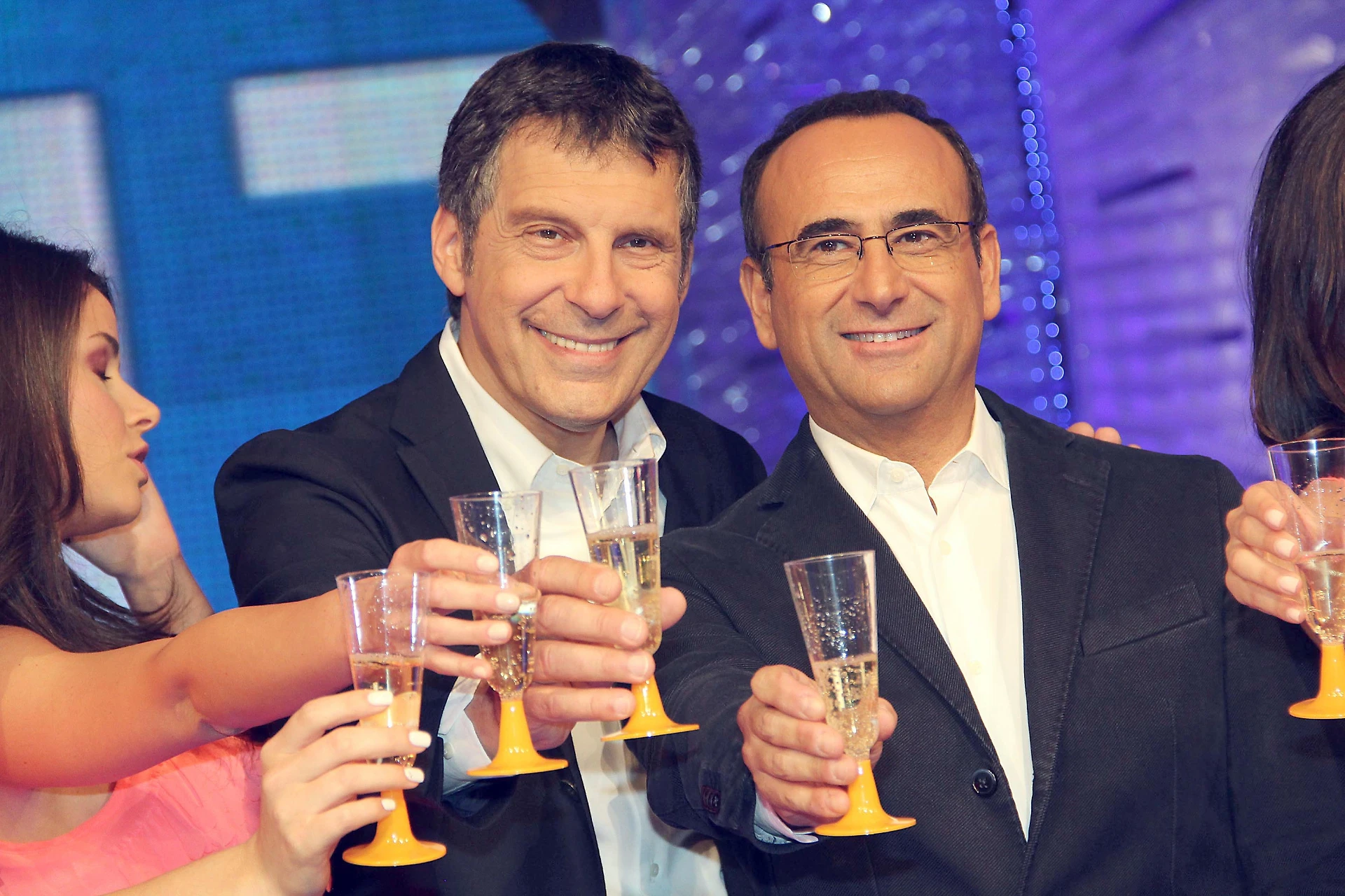 Carlo Conti, bomba sui colleghi maschi prima del ritorno di Frizzi in tv. La bordata sulla Rai
