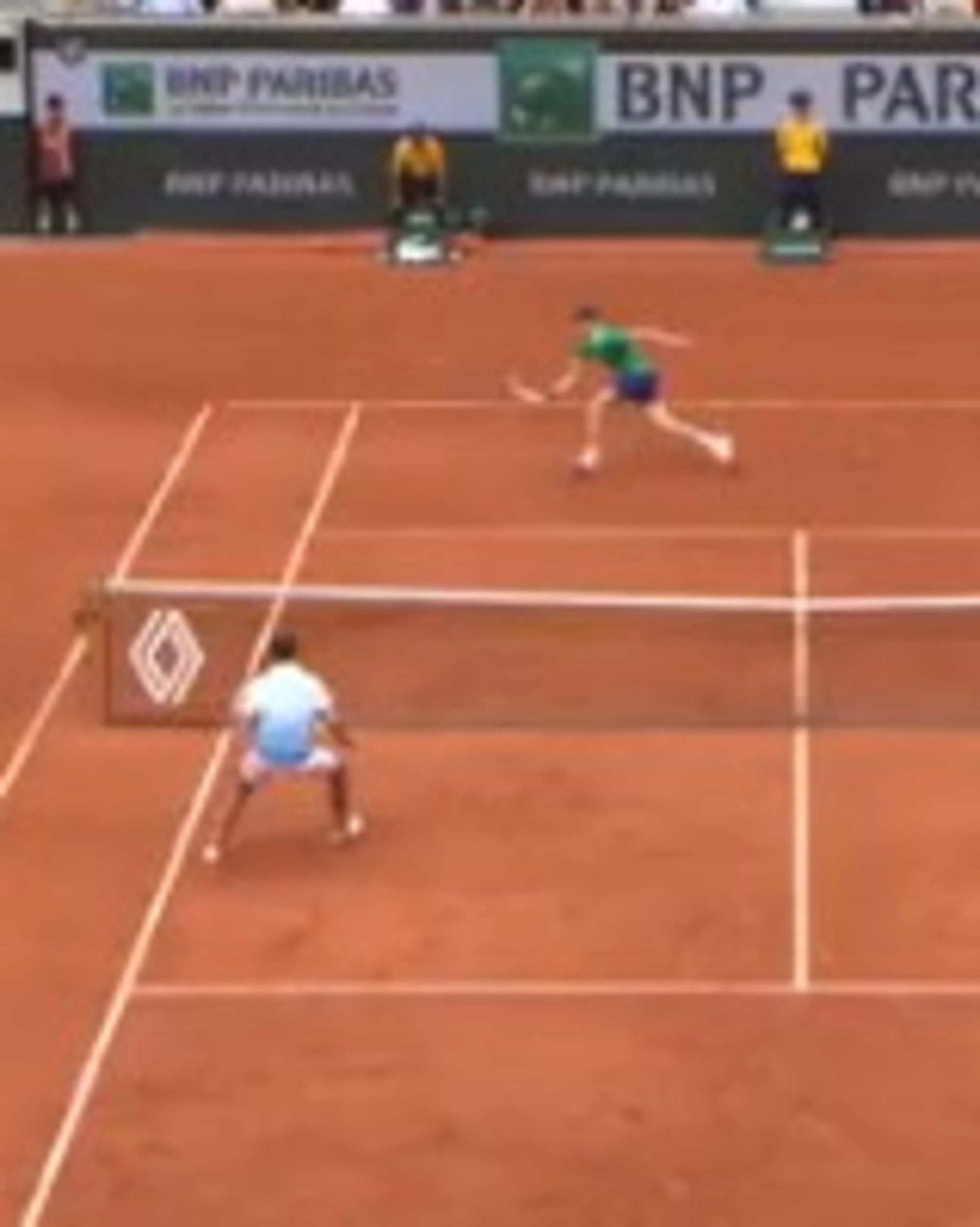 Jannik Sinner annichilisce Gasquet e vola al 3° turno. Il punto "letale", Parigi impazzisce