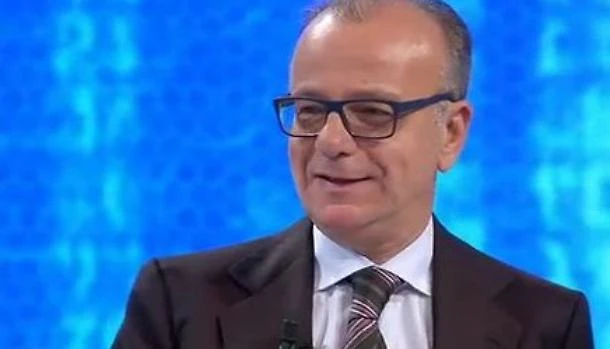 Gianfranco Rotondi scrive la data della crisi di governo: "Dopo il 15 maggio. Oppure...."