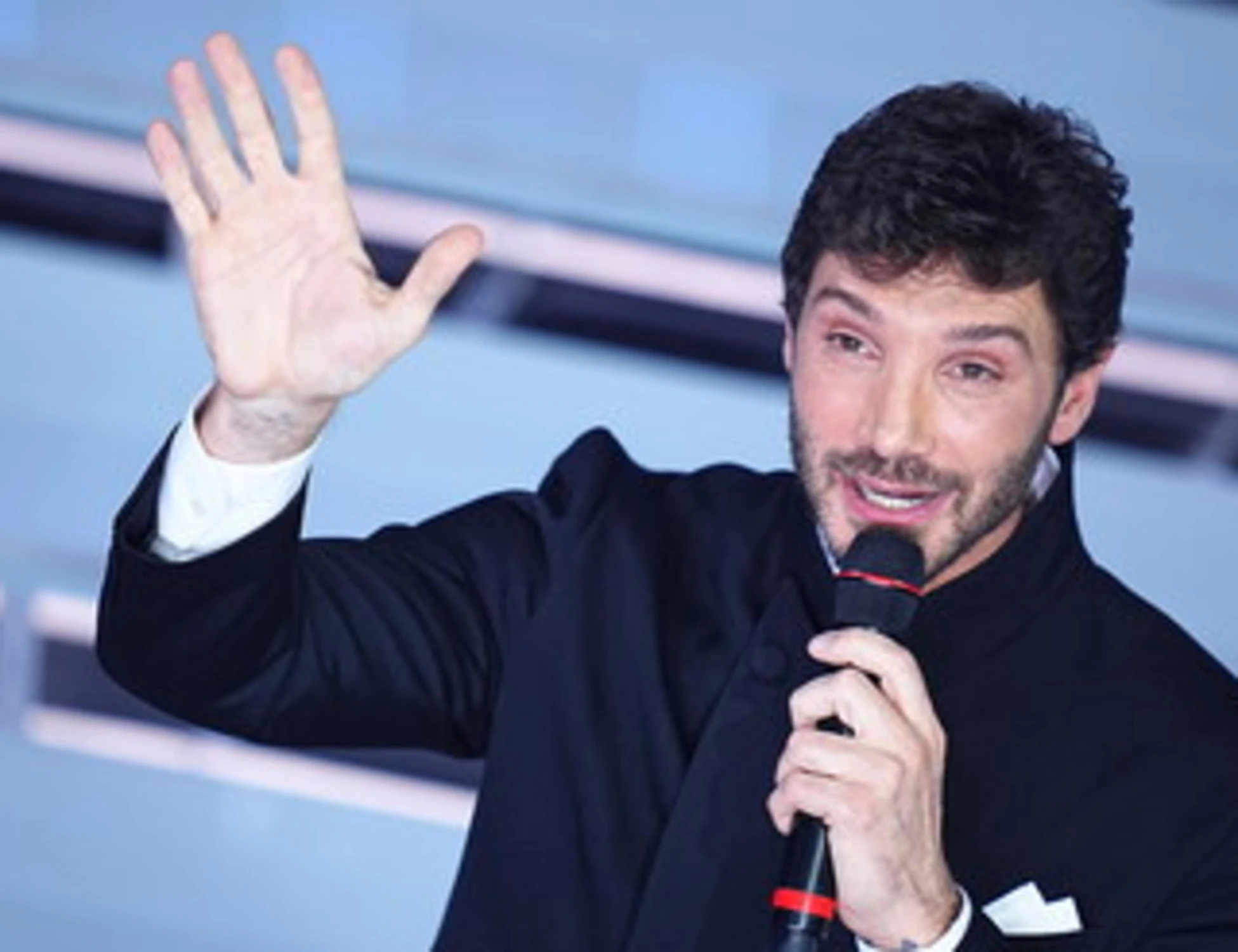 Sanremo, secondo voi chi porterà sul palco De Martino?