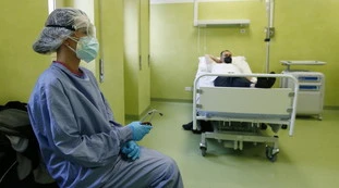 Coronavirus, il bollettino del 28 agosto: aumento dei contagi, impennata in Veneto. Ma c'è chi può togliere tutte le restrizioni