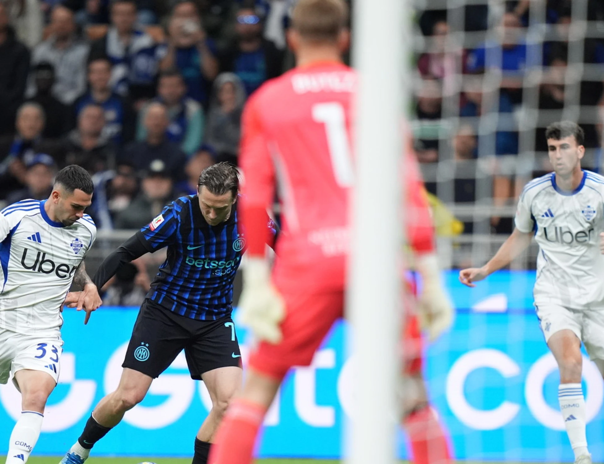 Pazza Inter, clamorosa rimonta contro il Como: Chivu vola in finale di Coppa Italia