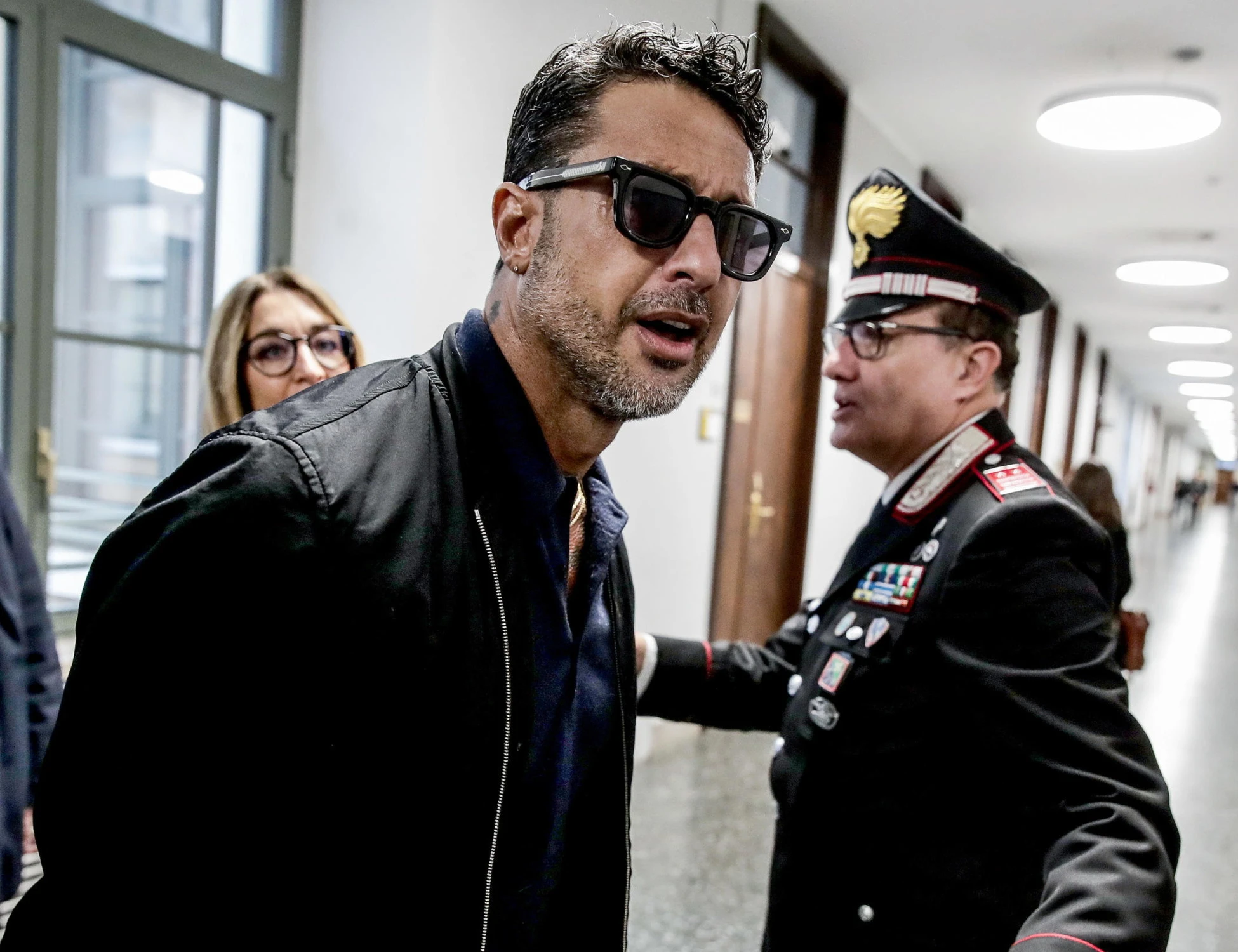 Fabrizio Corona interrogato in procura, lo show contro Signorini
