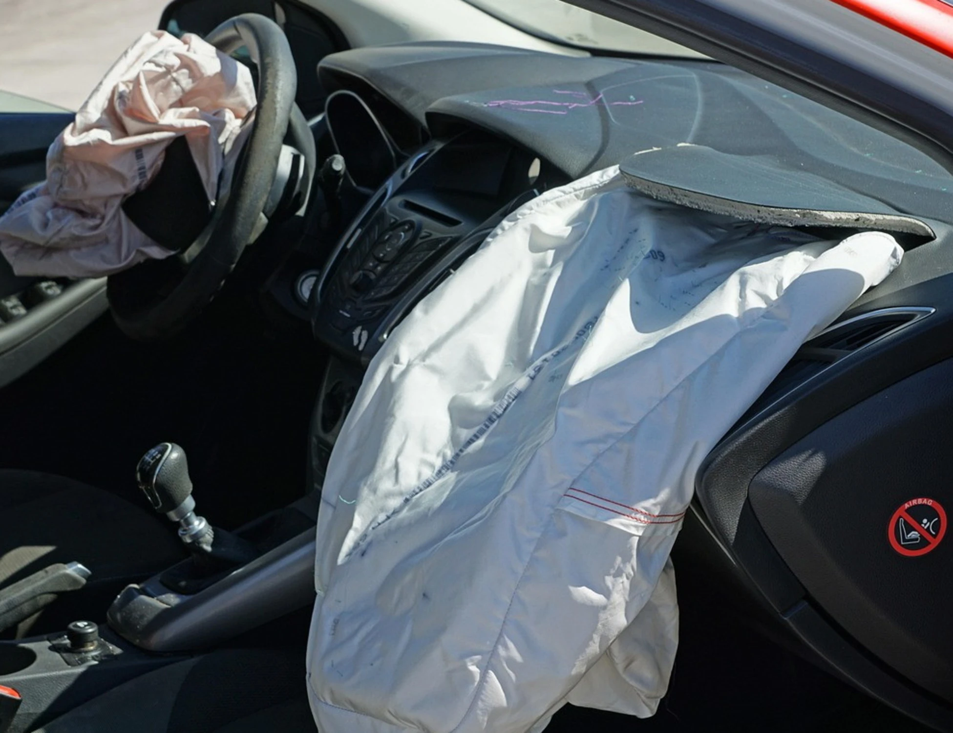 Airbag esplode, morta 37enne: choc e maxi-ritiro, il modello coinvolto