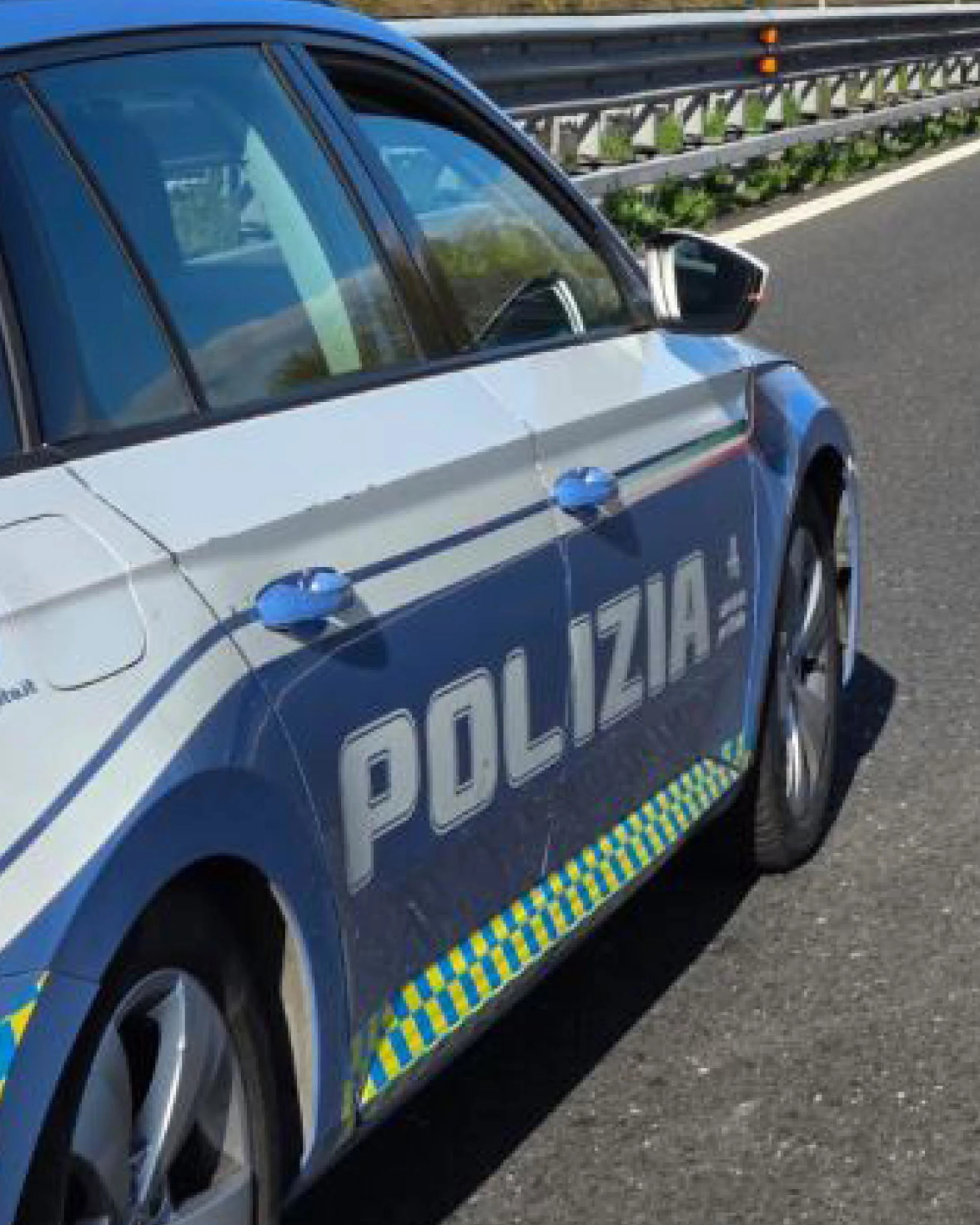 Incidente sull'A1, violento scontro tra un tir e un bus con bambini a bordo