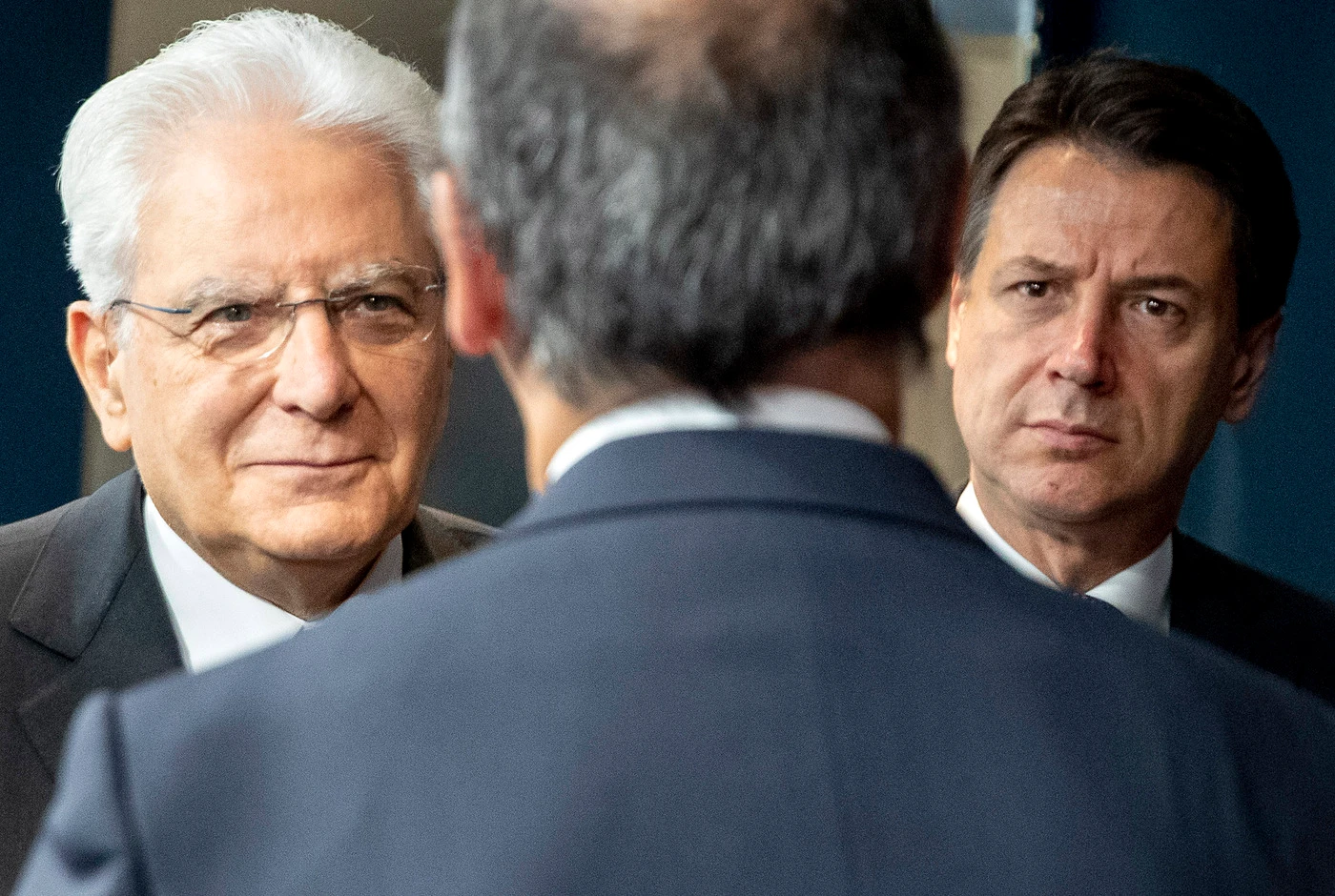 Sergio Mattarella, vacanze finite in anticipo e ritorno d'urgenza al Quirinale: "Alza l'asticella", la svolta