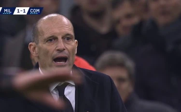 Allegri e Fabregas, insulti negli spogliatoi: "Sei un bambino cog***e"