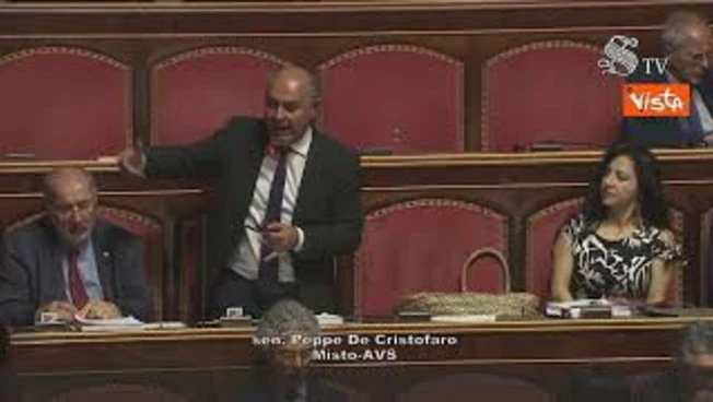 De Cristofaro (Avs) cita Nanni Moretti al Senato: Mi si nota se faccio saltare legge elettorale?