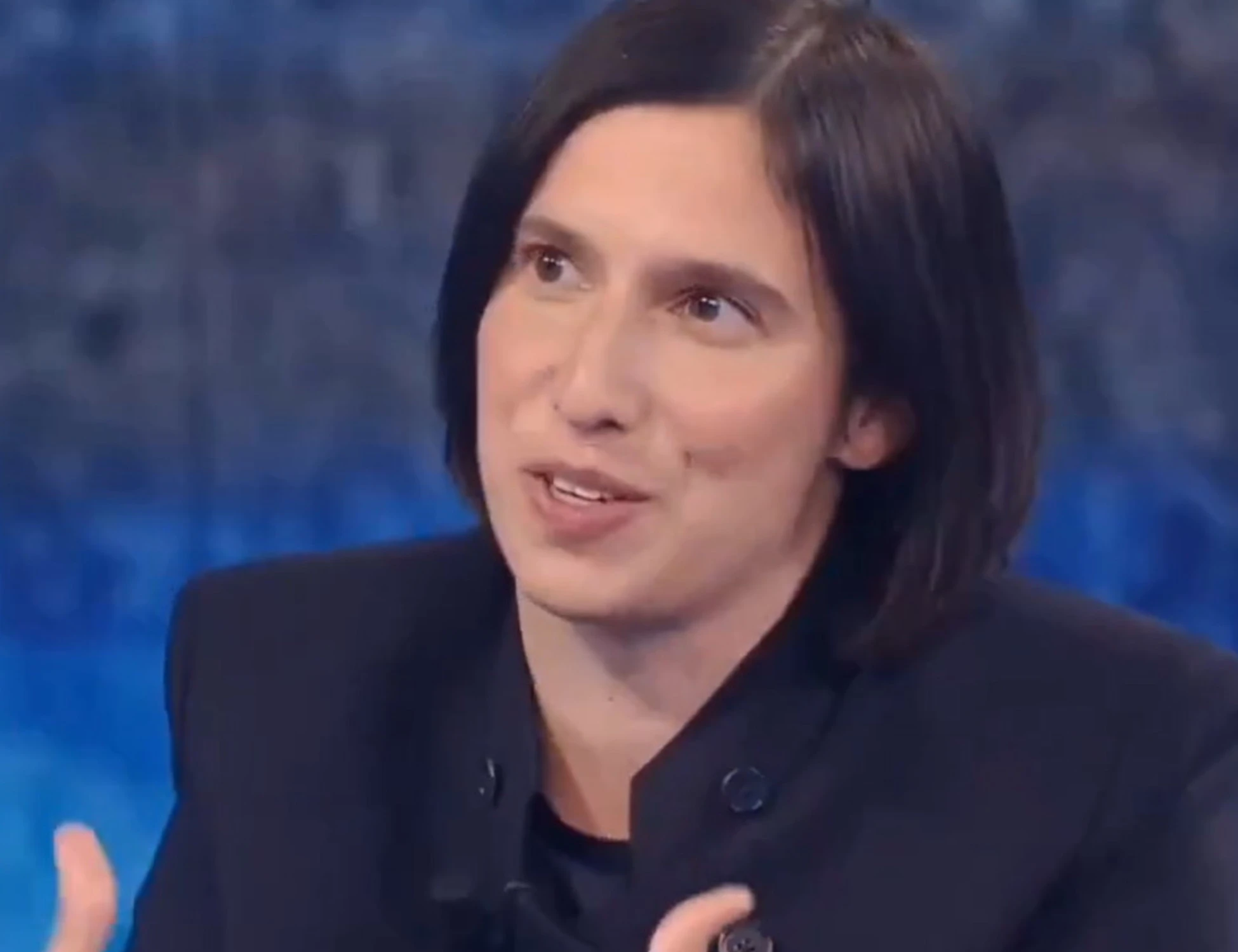 Elly Schlein e gli espatriati? Piove la smentita: contro Meloni solo fango