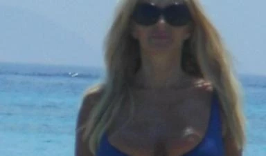 Ferrari in bikini su Twitter: "Io sarei rifatta? Guardate bene..."