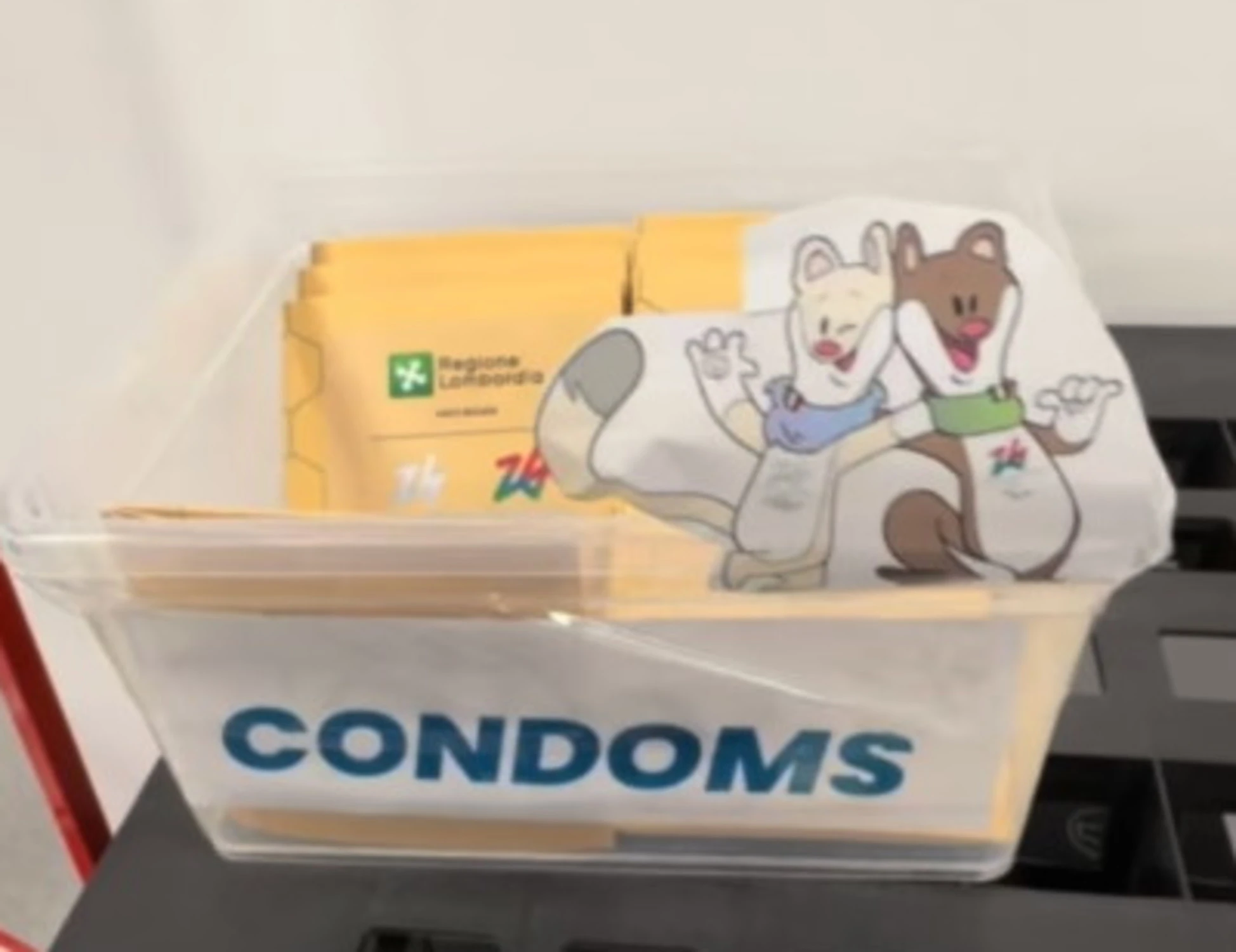 Milano-Cortina, bollori al villaggio olimpico: il caso dei preservativi