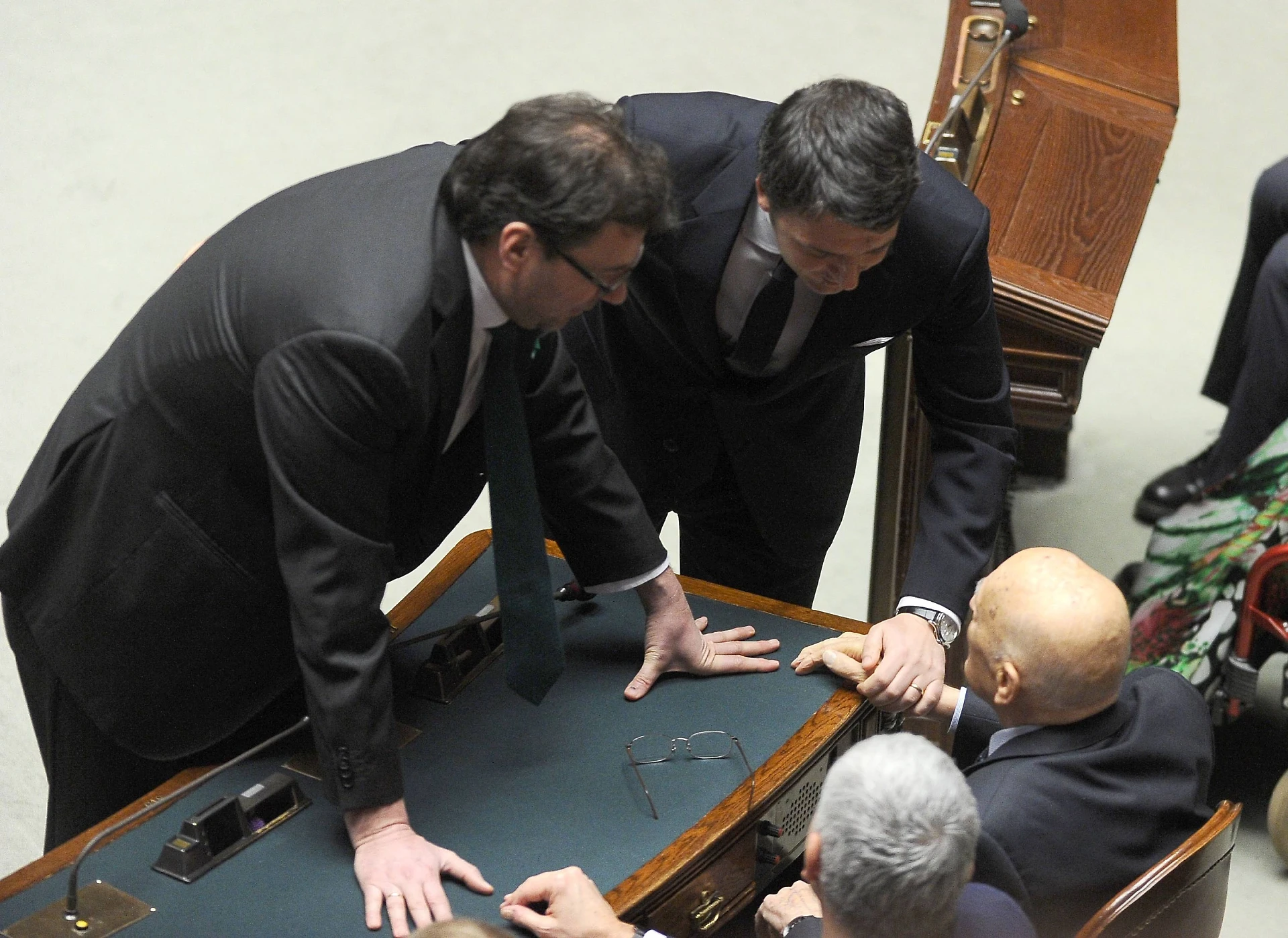 Giancarlo Giorgetti, l'assalto brutale del M5s. "L'uomo di Napolitano, forse...". Colata di fango