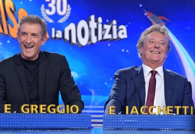 Striscia la Notizia, Ezio Greggio e la battuta al vetriolo contro Fedez: "Eliminatele", il rapper s'infuria