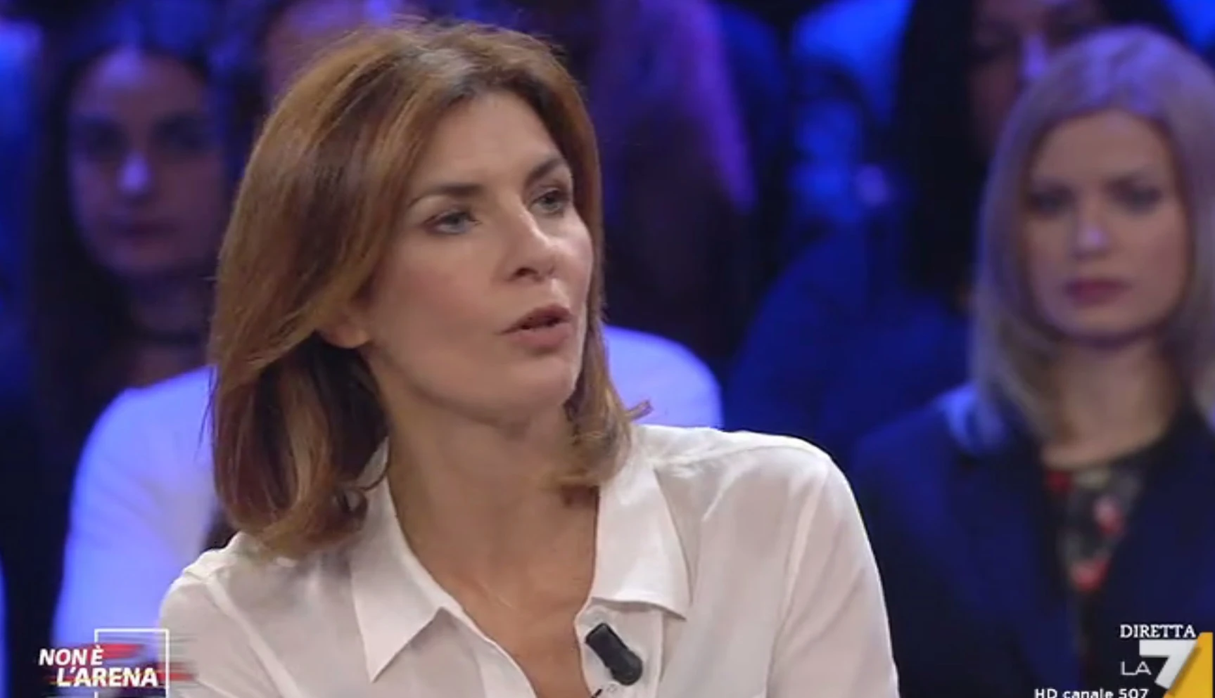 Massimo Giletti, a Non è l'Arena c'è Alessandra Moretti: lui le dà del lei, ironia sui social