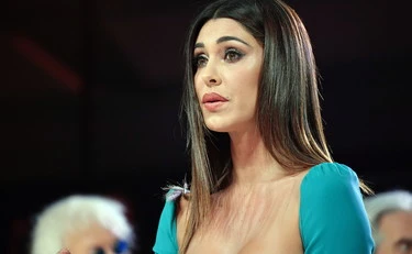 Belen Rodriguez, una slavina: denuncia, patente ritirata e verso il processo