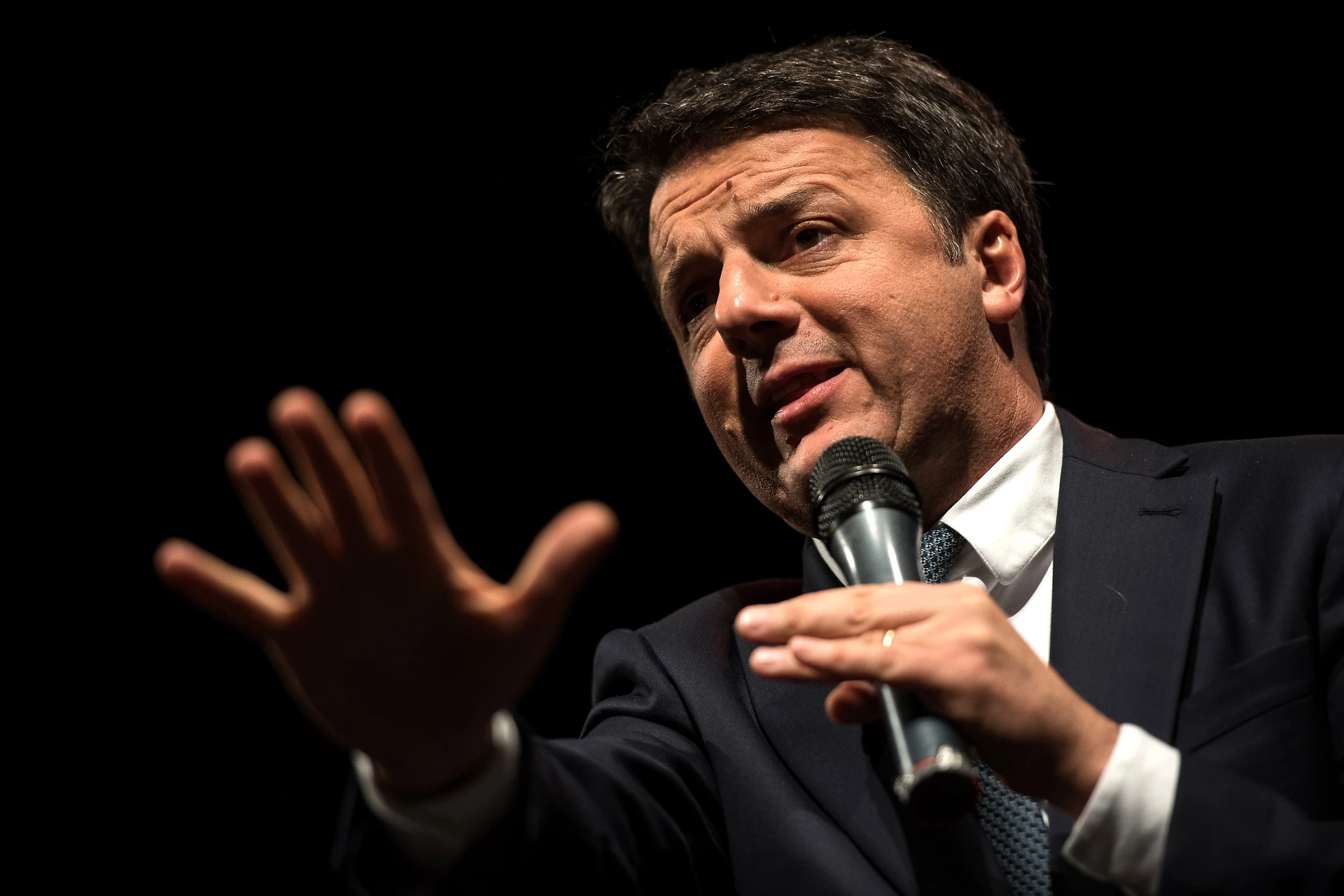 Adesso Matteo Renzi ha davvero paura: la mossa disperata per raccattare due voti