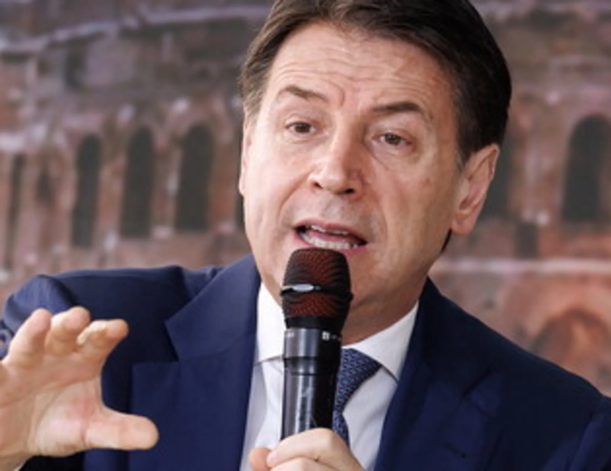 Leggi l'articolo: "Sciacallaggio su Roggero, non c'entra nulla la legittima difesa": la sparata di Conte