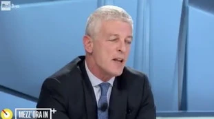 Mezz'ora in più, Nicola Morra contro Lucia Annunziata: "Lo dico in diretta e in faccia, un grande potere deformante"