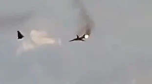 Kiev, "abbattuto il bombardiere russo Tu-22M3": ecco il video del disastro